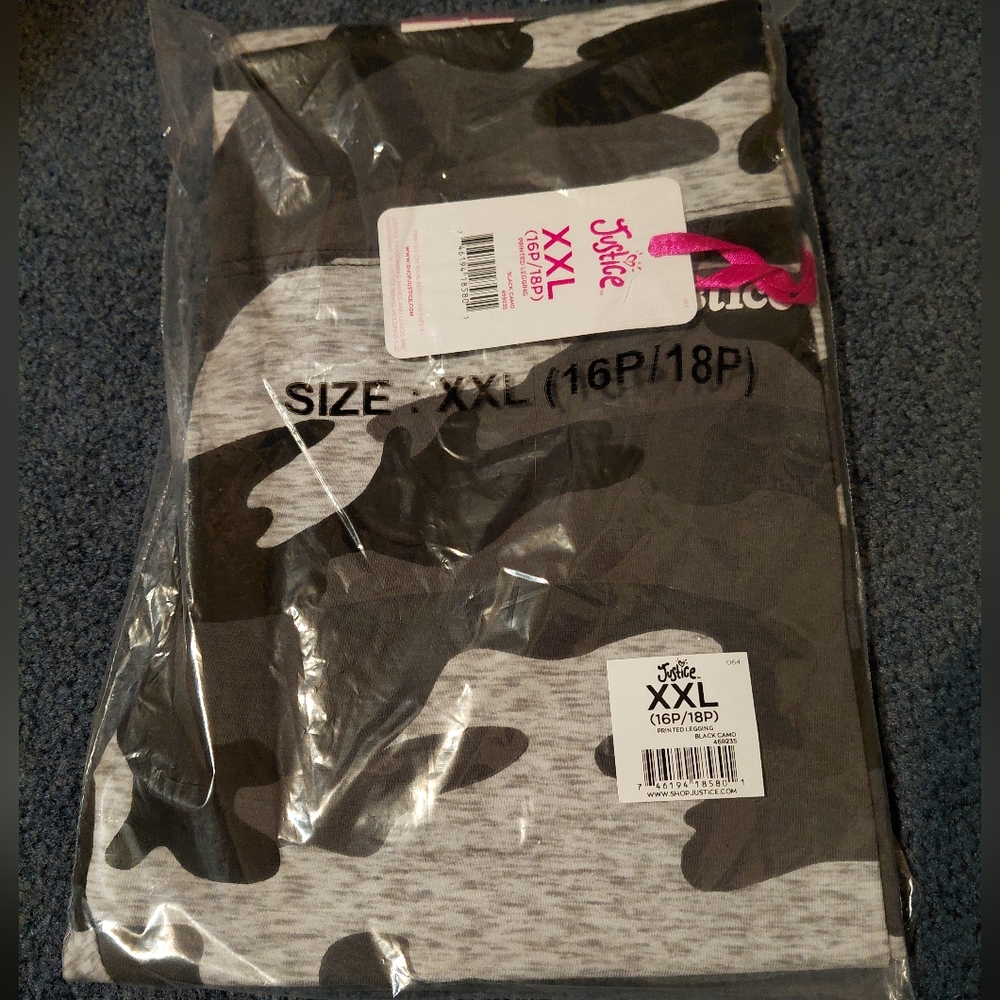 Gray and Black Camouflage Leggings XXL